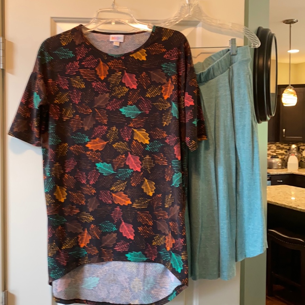 Gently used LaLa Roe top and skirt.